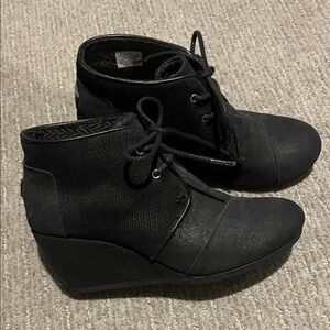 Toms Women's Black Lace Up Boots